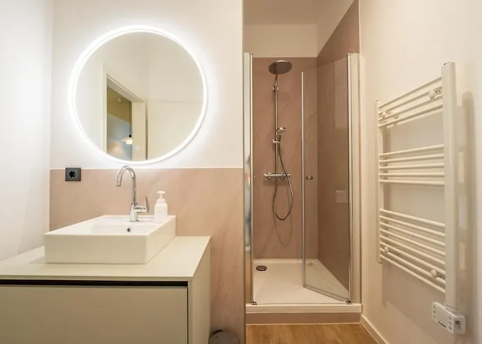 Llr Design - Botanical Im Zentrum Von アパート *